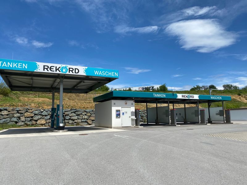 Rekord Tanken & Waschen – Tankstelle und Waschboxen